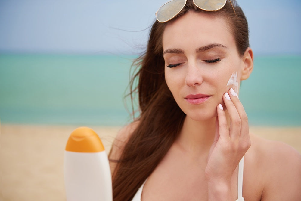 3 Powerful Reasons Natural Mineral Makeup Is the Best Summer Sun Protection